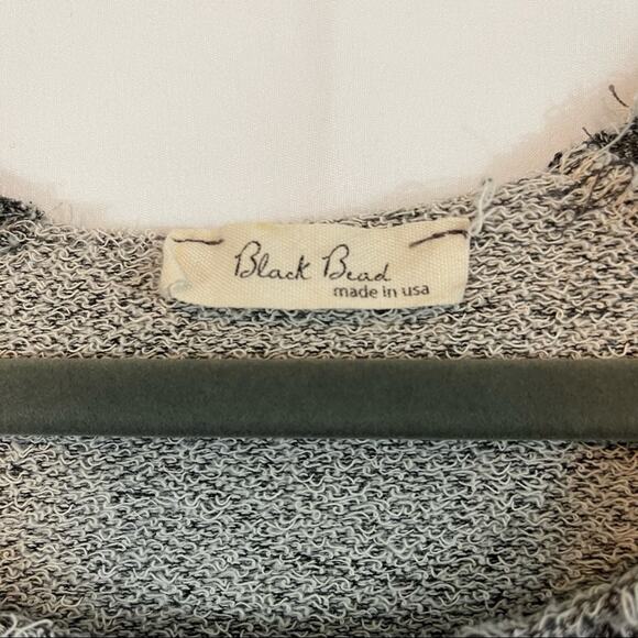 Black Bead, Raglan Sweater, Size Large. Shiny Leopard on the Shoulder! - Picture 3 of 5